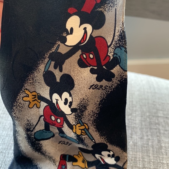 Disney Mickey Mouse Through the Years Silk tie - Picture 2 of 7
